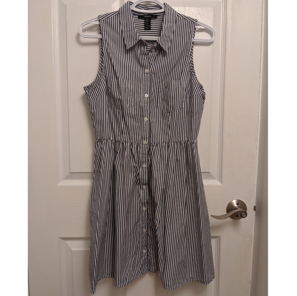 Striped buttoned-up dress